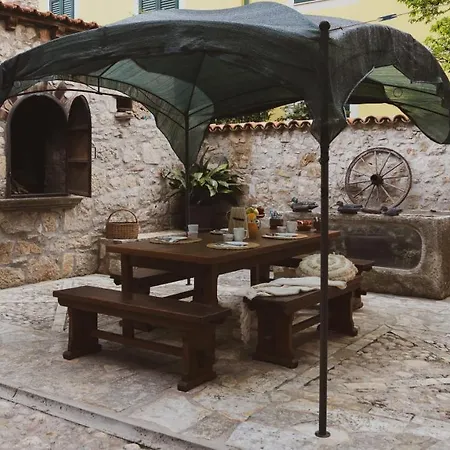 Scardona Rustica With Jacuzzi, Bbq And Private Parking In Center Of *