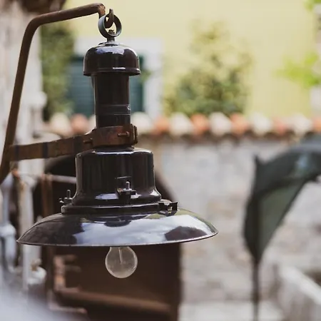 Scardona Rustica With Jacuzzi, Bbq And Private Parking In Center Of شقة