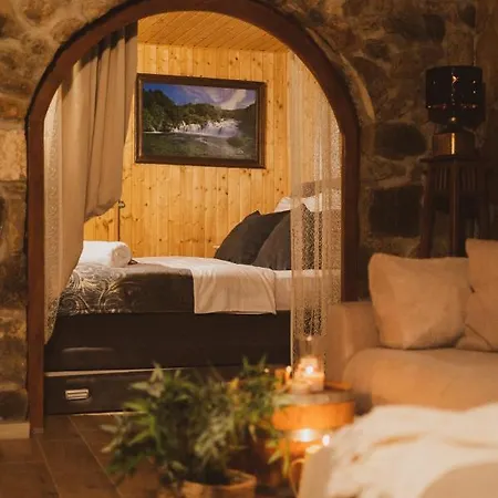 Scardona Rustica With Jacuzzi, Bbq And Private Parking In Center Of شقة *