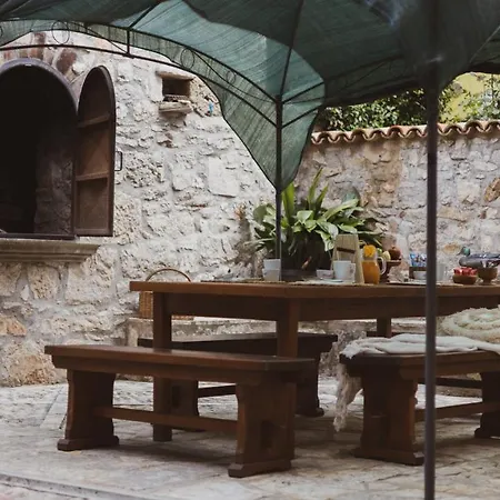 Scardona Rustica With Jacuzzi, Bbq And Private Parking In Center Of * سكرادين