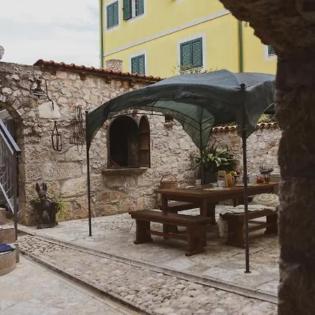 شقة Scardona Rustica With Jacuzzi, Bbq And Private Parking In Center Of سكرادين